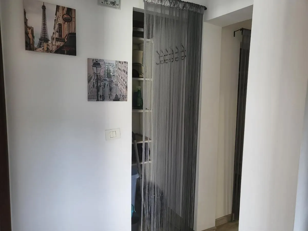 Apartament Cu 3 Camere Chiar In Inima Capitalei Bucarest 0*,
